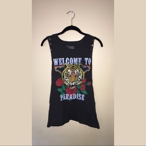 No sleeve dark grey shirt